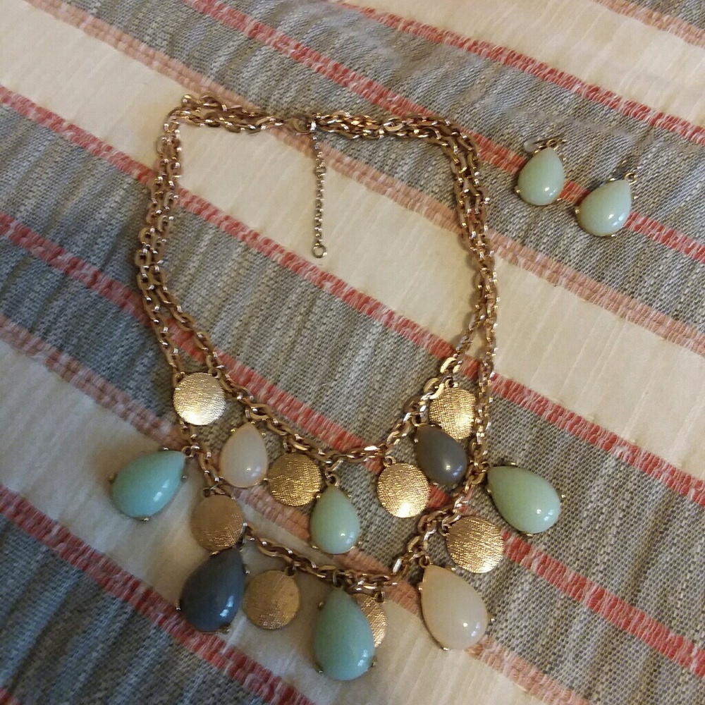 Necklace with earing set